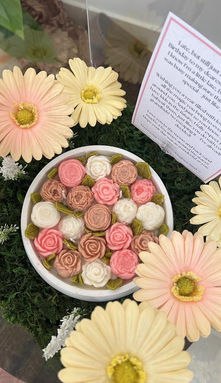 BIG Roses candle WITH Acrylic box and flowers