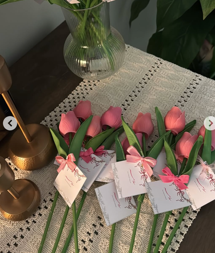 Tulip flowers giveaway with vase