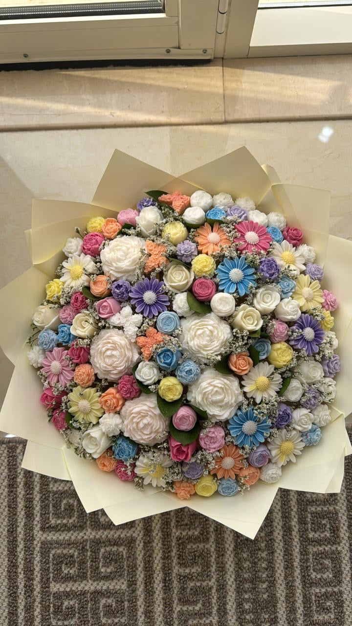 Mixed of colorful and white bouquet