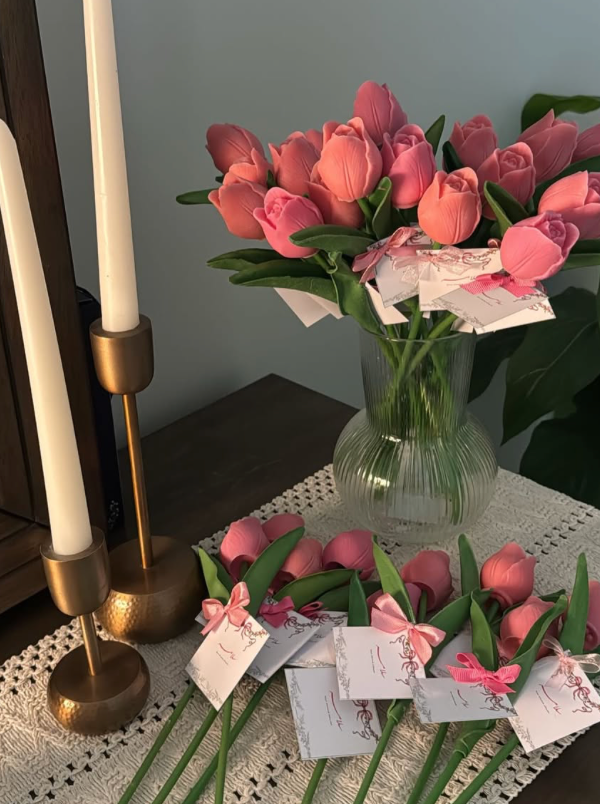 Tulip flowers giveaway with vase