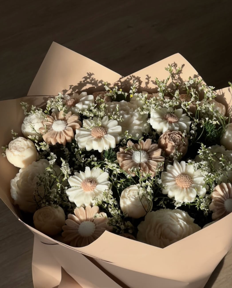 Mixed Brown and white bouquet