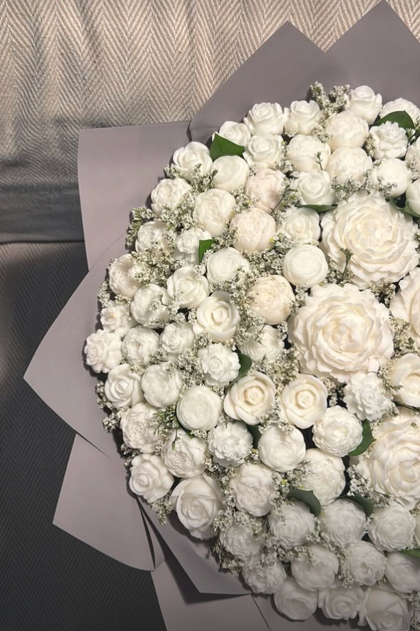 Mixed white bouquet (without sun flower)